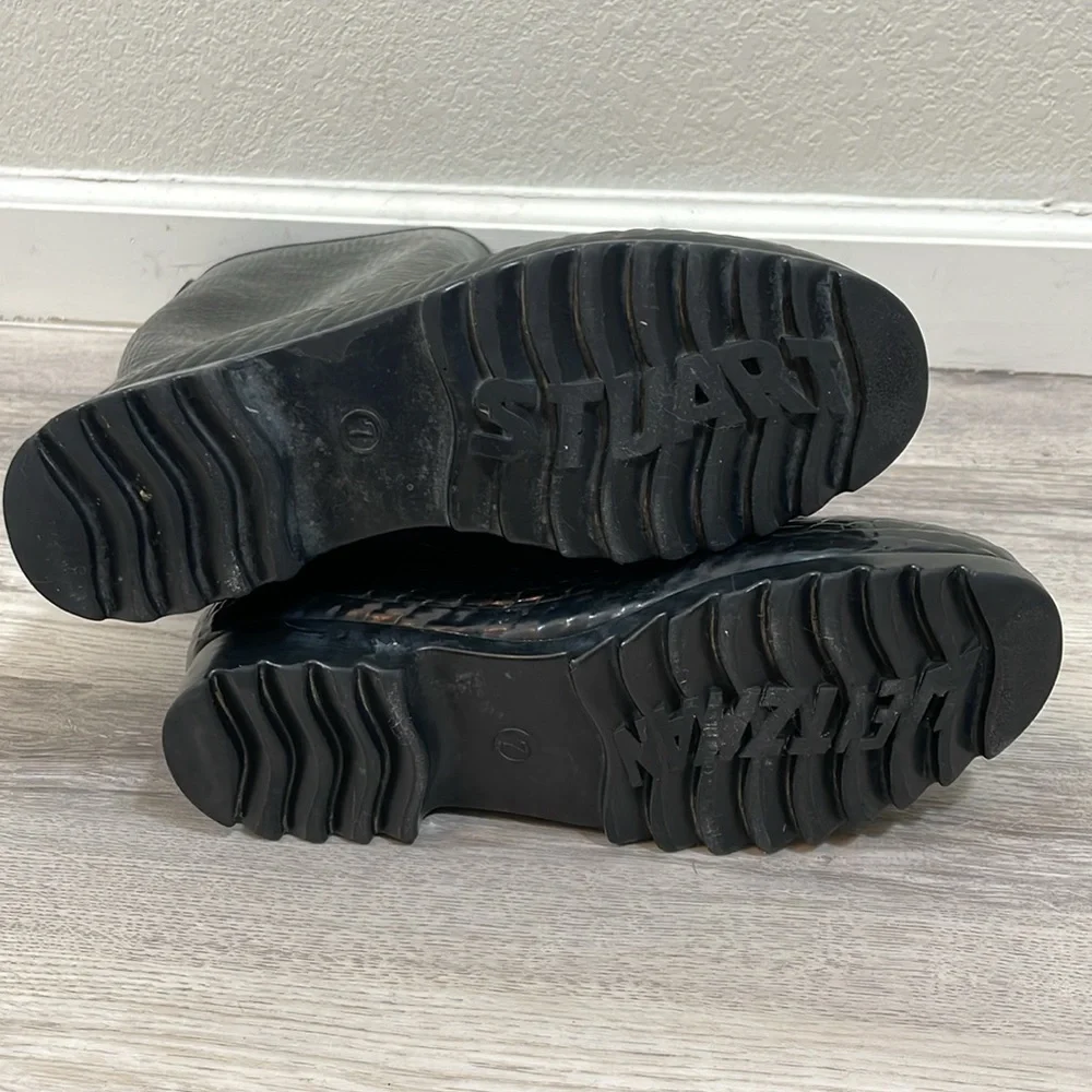 Stuart Weitzman black rubber snake embossed rain boots size‎ 7